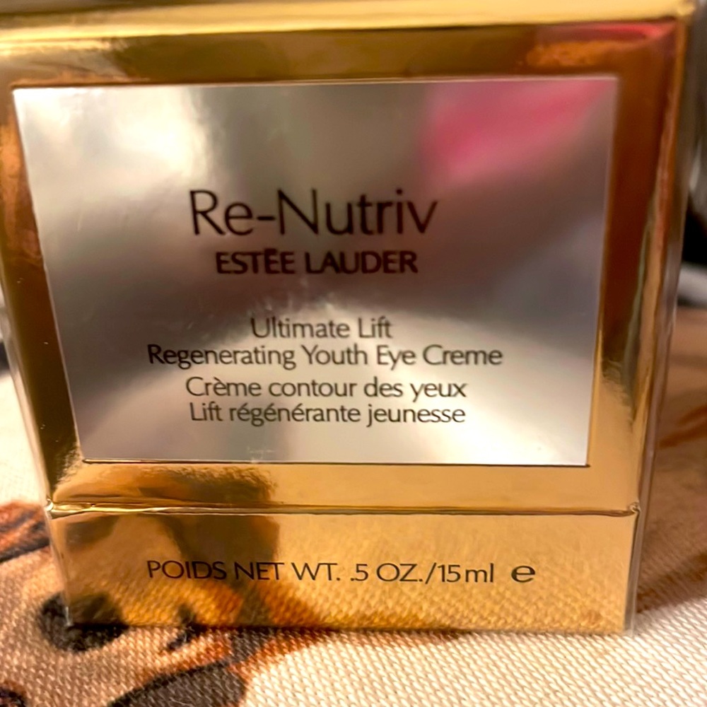 Re-Nutriv Estée Lauder Ultimate Lift Regenerating Youth Eye Cream